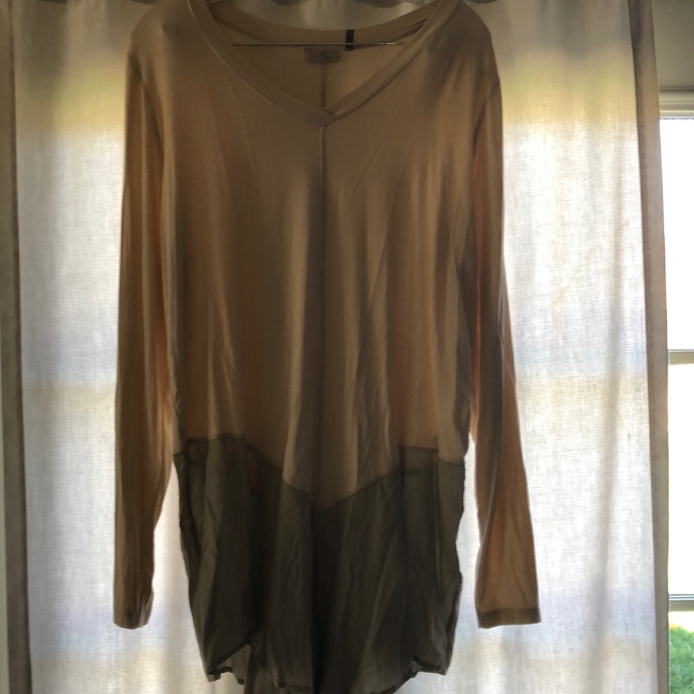 Lori Goldstein top